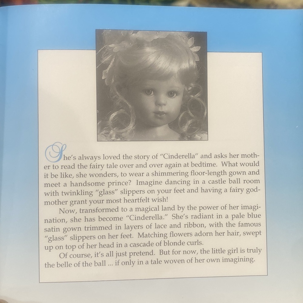 ASHTON-DRAKE DOLL - Picture 8 of 11